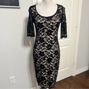 Badgley Mischka Elegant Black Lace Dress Fully Lined Scooped Neck Sz 2